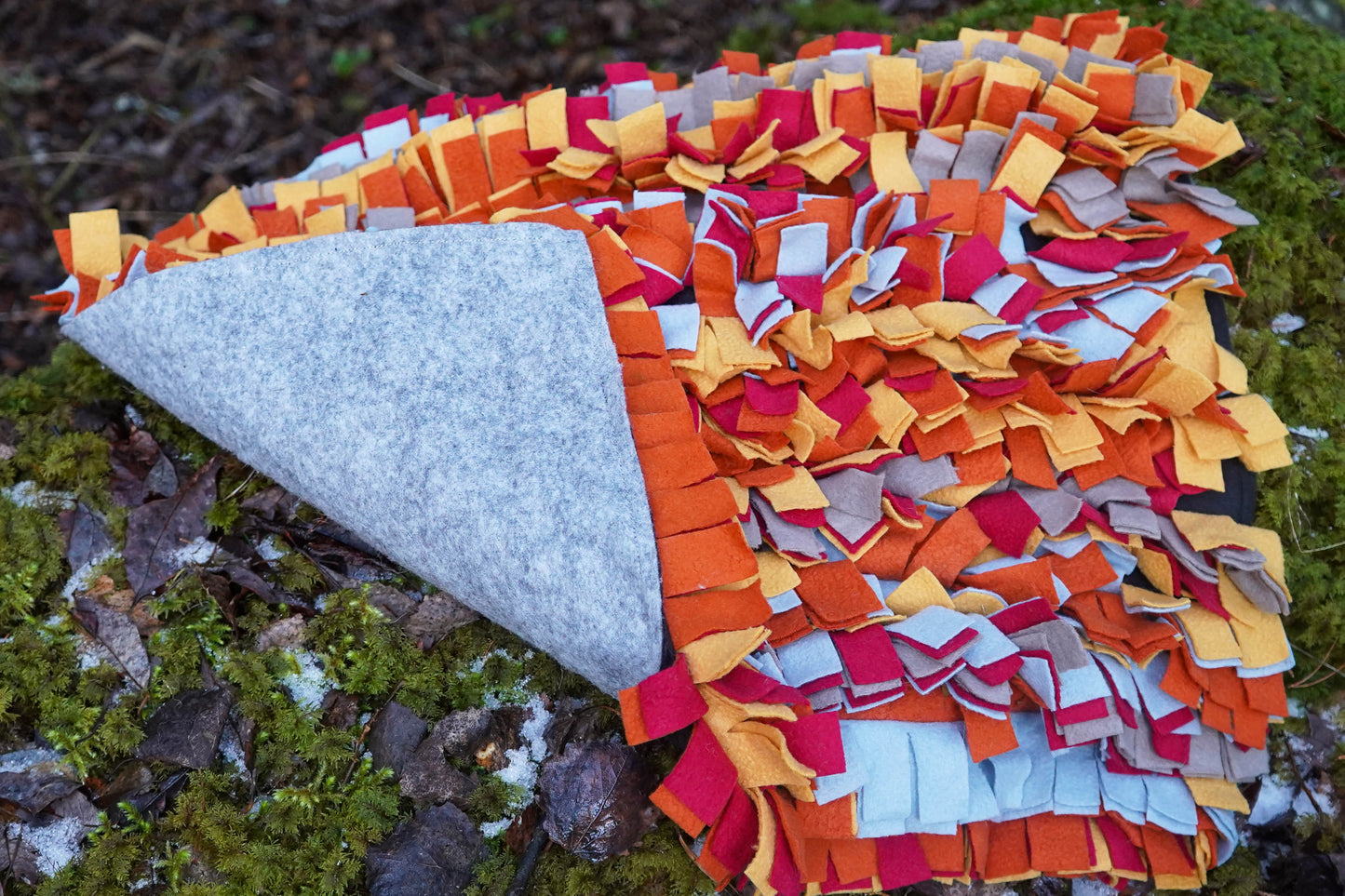 Snuffelmatta 50×60 cm – aktiveringsmatta i fleece