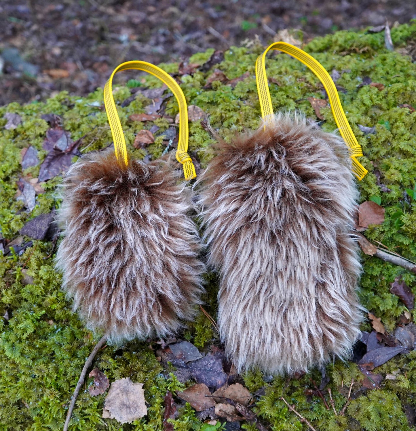 Träningsleksak i äkta fårskinn